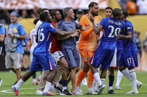 爱游戏手机版-包含阿斯顿维拉迎德甲关键赛新疆广汇迎法国杯关键赛之后，拜仁慕尼黑加时末段回应争议的词条