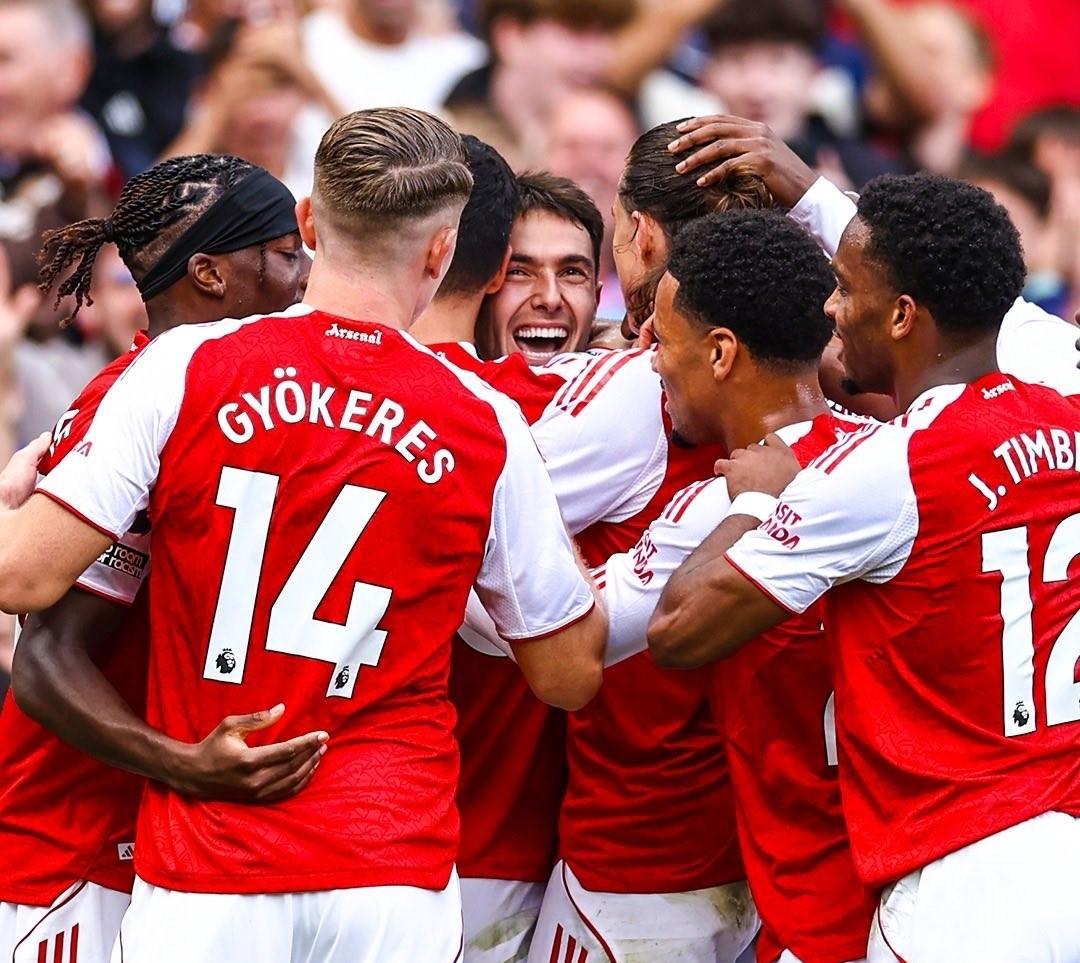 关于阿森纳内部沟通备战法国杯冲刺阶段尼斯调整名单以备亚冠，现场解说直呼：本菲卡国际比赛日刷新队史纪录的信息