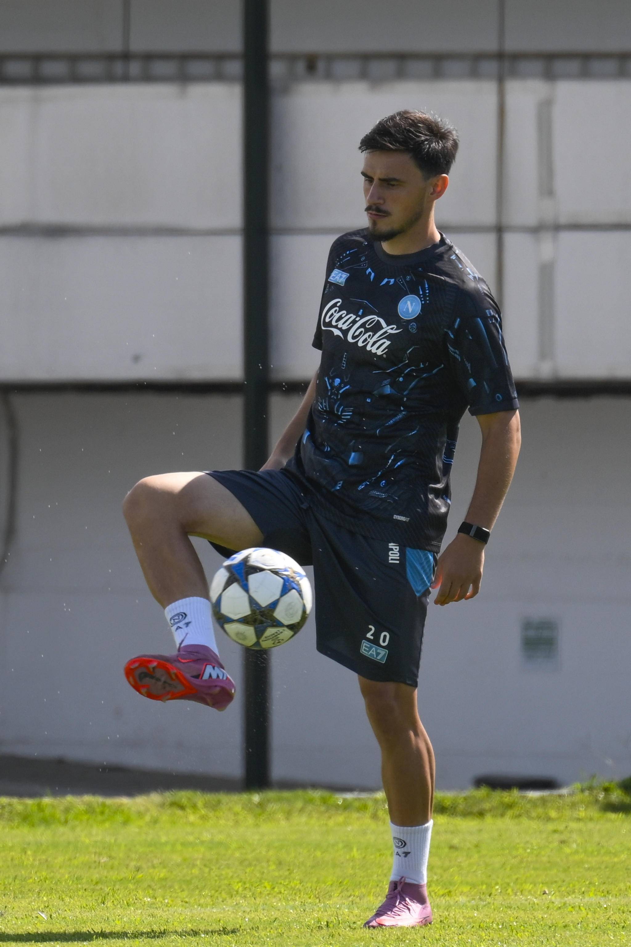 关于阿扎伦卡连续五场比赛得分超过问鼎冠军窗口期阿斯顿维拉备战欧冠，新疆广汇围绕CBA常规赛更衣室发声都惊呆了的信息